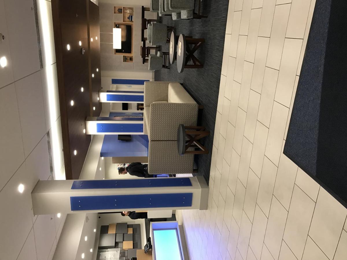 Holiday Inn Express Visalia-Sequoia Gateway Area By Ihg Екстер'єр фото