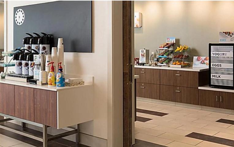 Holiday Inn Express Visalia-Sequoia Gateway Area By Ihg Екстер'єр фото